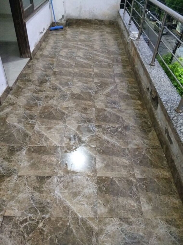 Balcony, sector 46 3 Bedroom 200 Sq.Mt. Independent House In Sector 46 Noida 10347143