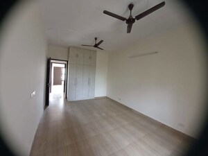 Room in 3 BHK Independent House at Sector 46 – for Rent