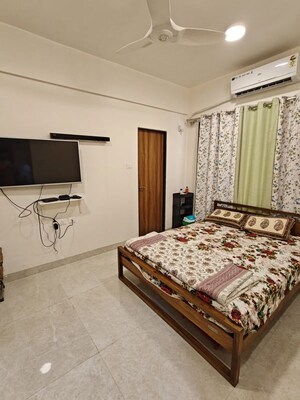 Bedroom in 1 BHK Apartment at Chembur – for Rent
