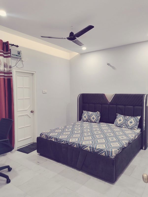 3.5 BHK + Servant Room 1000 Sq.Ft. Independent House in New Generation Maple Apartments