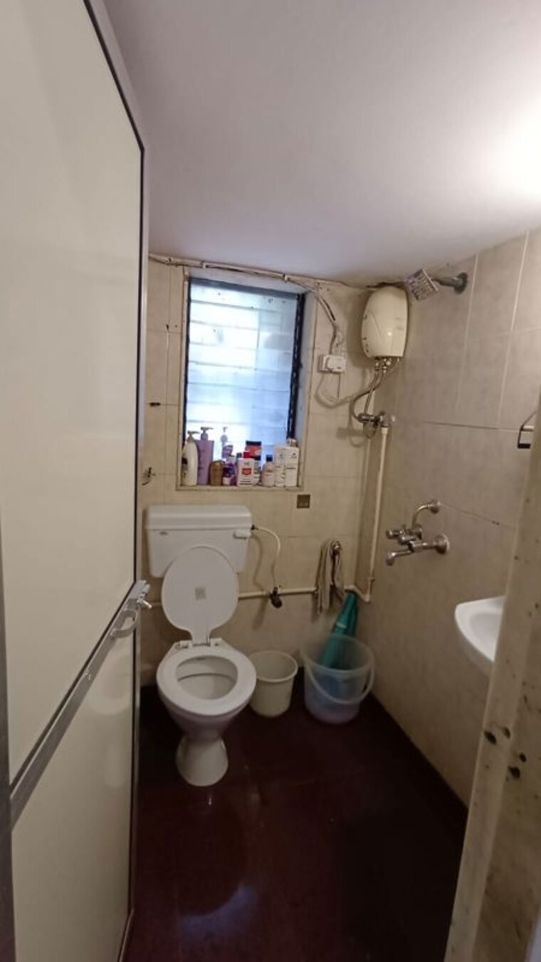 Bathroom, shiv-ganga-apartment-malad 1 RK 300 Sq.Ft. Apartment In Malad West Mumbai 10347189