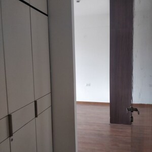 Room in 3 BHK Builder Floor at DLF Alameda Independent Floors, Sector 73 – for Rent