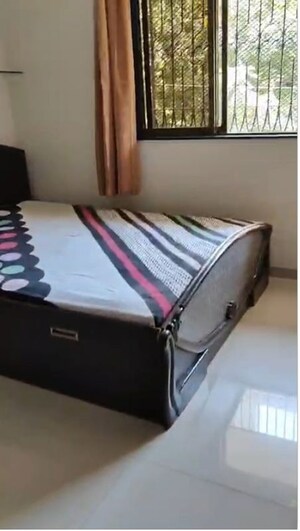 Bedroom in 2 BHK Apartment at Sindhi Society, Chembur – for Rent