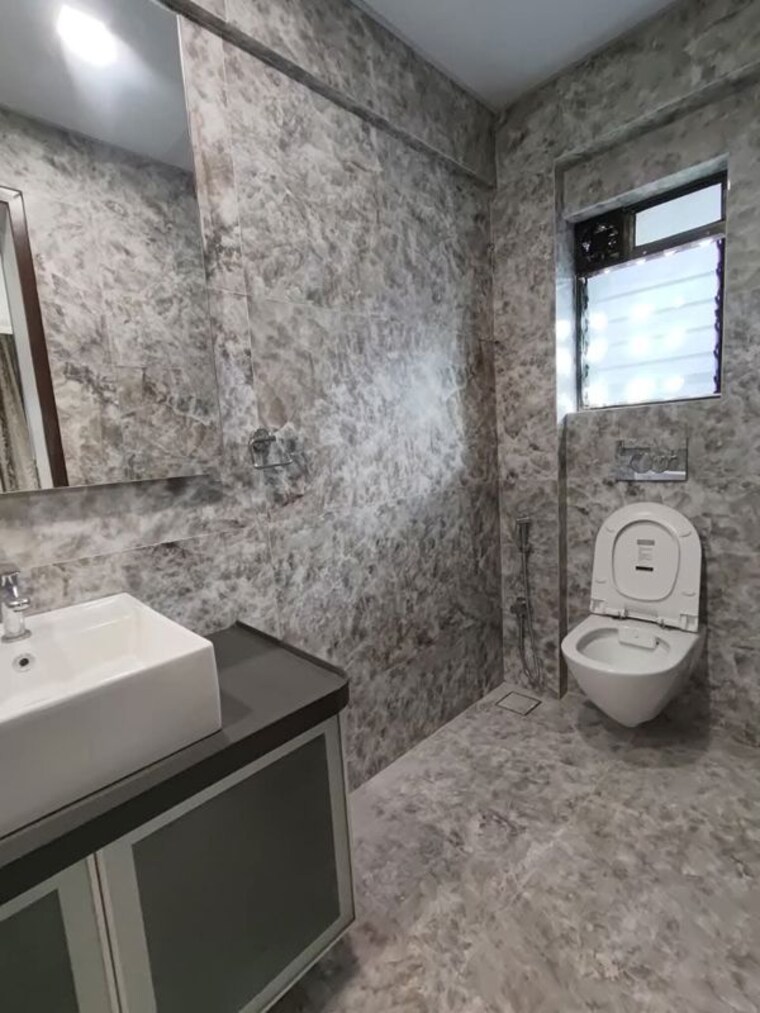 Bathroom, madhukunj-apartment-prabhadevi 4 Bedroom 1550 Sq.Ft. Apartment In Prabhadevi Mumbai 10347227