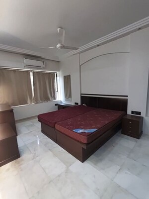 Bedroom in 4 BHK Apartment at Madhukunj Apartment Prabhadevi, Prabhadevi – for Rent