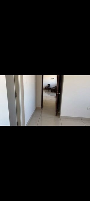 Room in 2 BHK Apartment at Prestige Lakeside Habitat Apartments, Gunjur – for Sale
