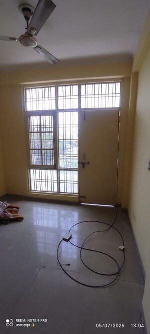 Room in 2 BHK Apartment at Parsvnath Royale Floors, Uattardhona – for Sale