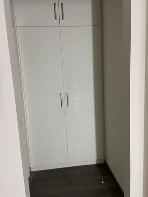 Room in 2.5 BHK Apartment at Ireo The Corridors, Sector 67a – for Rent