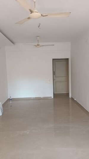 2 BHK Apartment For Rent in Versova