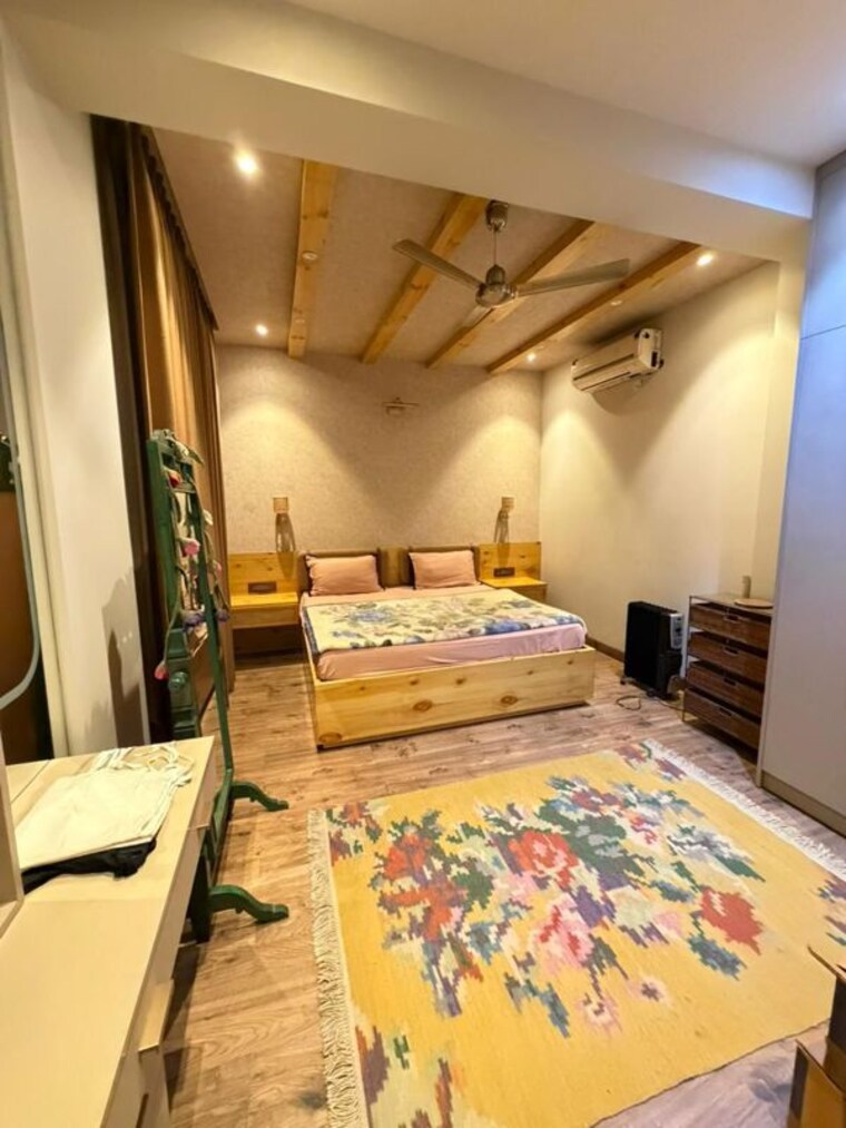 Bedroom, sector 36 6+ Bedroom 500 Sq.Mt. Villa In Sector 36 Noida 10347297