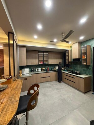 Parking in 6+ BHK Villa at Sector 36 – for Rent