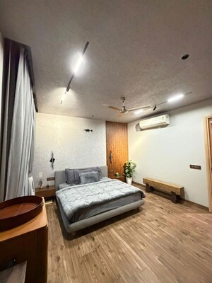 Bedroom in 6+ BHK Villa at Sector 36 – for Rent