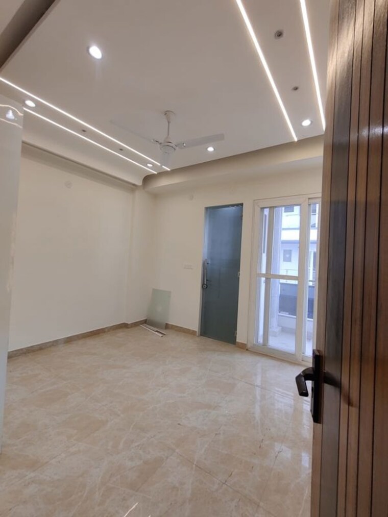 Room, shimla bypass road 3 Bedroom 1800 Sq.Ft. Builder Floor In Shimla Bypass Road Dehradun 10347327