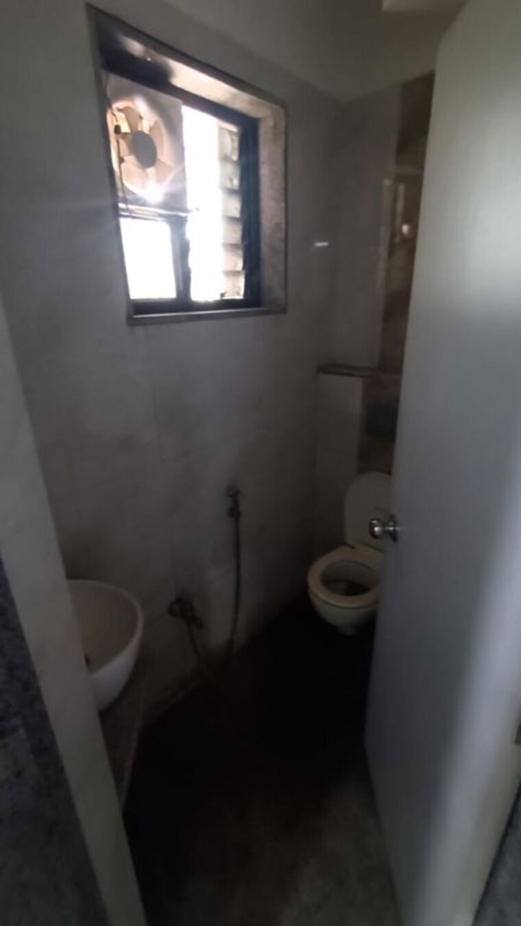 Bathroom, bodakdev Commercial Office Space 1460 Sq.Ft. In Bodakdev Ahmedabad 10347356