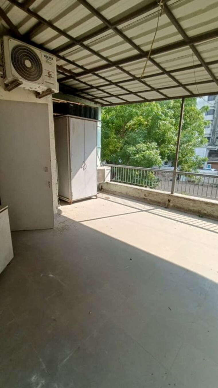 Balcony, bodakdev Commercial Office Space 1460 Sq.Ft. In Bodakdev Ahmedabad 10347356