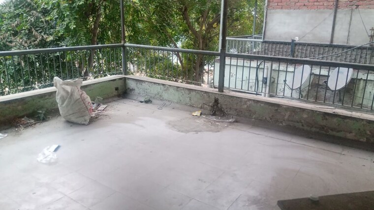 Balcony, bodakdev Commercial Office Space 1460 Sq.Ft. In Bodakdev Ahmedabad 10347356