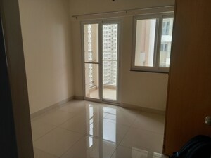 Room in 2 BHK Apartment at Puravankara Silversands, Mundhwa – for Rent