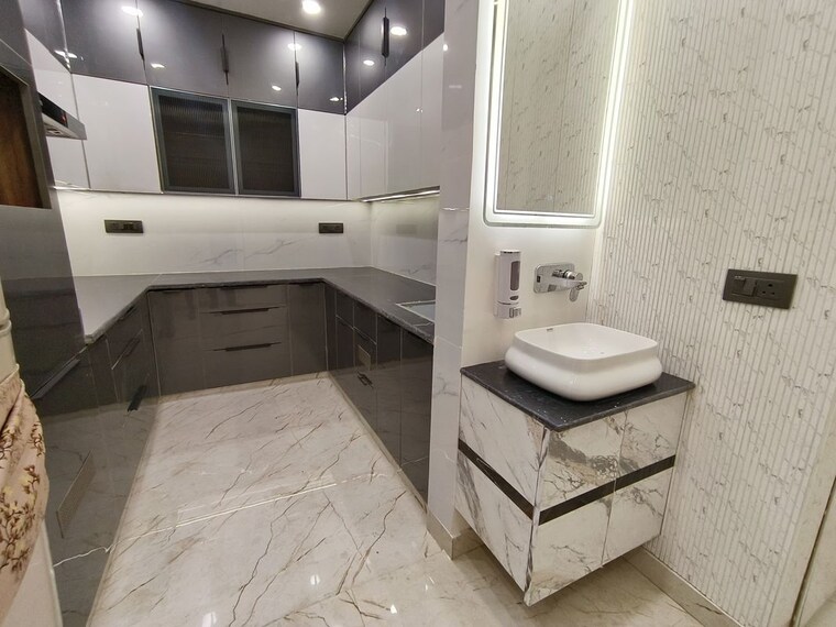 Kitchen, green park 4 Bedroom 200 Sq.Yd. Apartment In Green Park Delhi 10347413