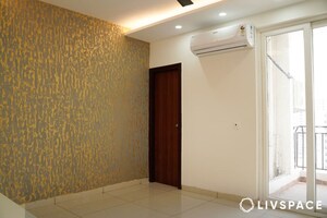 Room in 4 BHK Apartment at BPTP Eden Estate, Sector 81 – for Rent