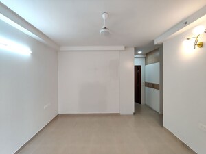 Room in  Apartment at Bhartiya Nikoo Homes Phase 2, Thanisandra Main Road – for Rent