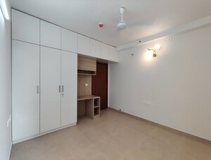 Room in  Apartment at Bhartiya Nikoo Homes Phase 2, Thanisandra Main Road – for Rent