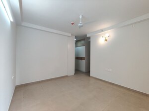 Room in  Apartment at Bhartiya Nikoo Homes Phase 2, Thanisandra Main Road – for Rent