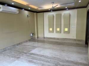 Room in 4 BHK Builder Floor at Greater Kailash I – for Rent