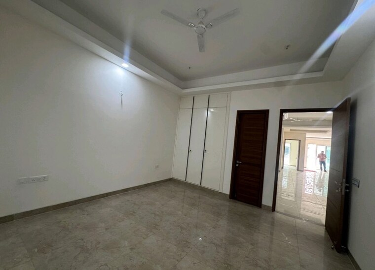 Room, uchdpl-veridia-oakwood-enclave 4 Bedroom 2385 Sq.Ft. Apartment In Wave City Ghaziabad 10347435