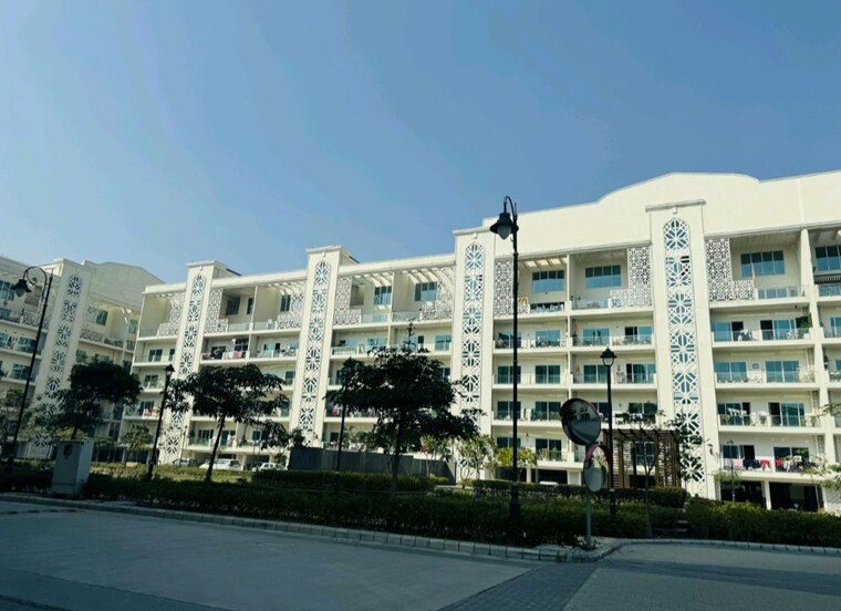 Exterior View, uchdpl-veridia-oakwood-enclave 4 Bedroom 2385 Sq.Ft. Apartment In Wave City Ghaziabad 10347435