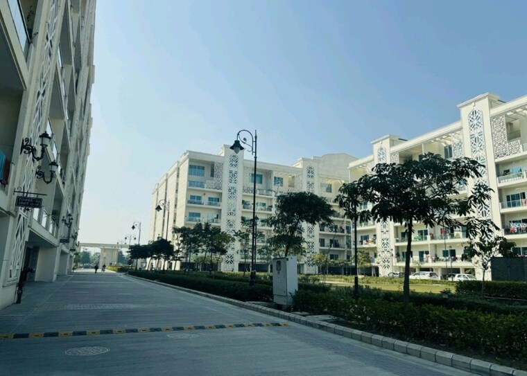 Exterior View, uchdpl-veridia-oakwood-enclave 4 Bedroom 2385 Sq.Ft. Apartment In Wave City Ghaziabad 10347435