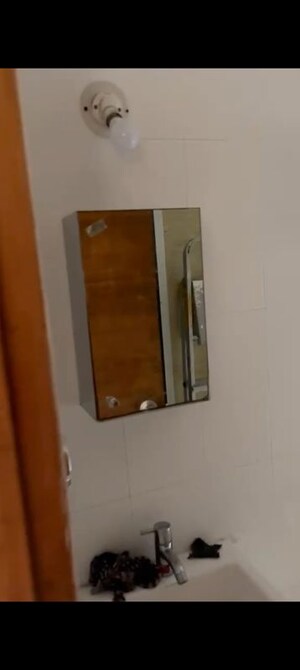 Furnished Amenities in 2 BHK Apartment at Dosti Florentine, Wadala – for Rent