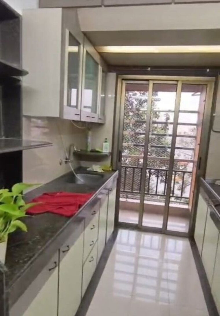 Balcony, maker-tower 1.5 Bedroom 675 Sq.Ft. Apartment In Cuffe Parade Mumbai 10347486