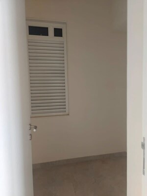 Room in 4 BHK Apartment at Tata Serein, Pokhran Road No Two – for Sale