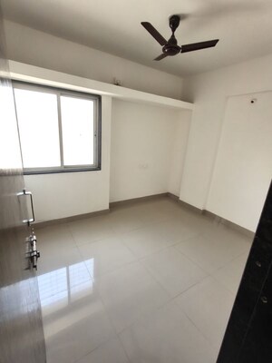 Room in 1 BHK Apartment at Kharadi – for Rent