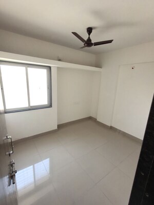 Room in 1 BHK Apartment at Kharadi – for Rent