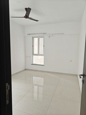 Room in 4 BHK Apartment at Kolte Patil 24K Stargaze, Bavdhan – for Rent