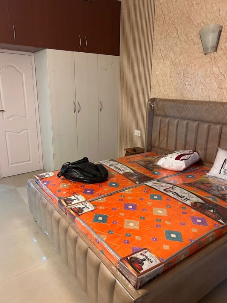 Bedroom, trishla-city 3 Bedroom 1770 Sq.Ft. Apartment In Patiala Road Zirakpur 10347475