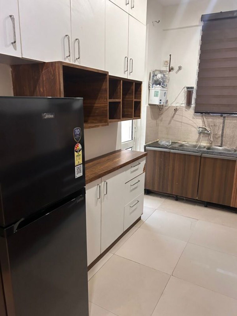 Kitchen, trishla-city 3 Bedroom 1770 Sq.Ft. Apartment In Patiala Road Zirakpur 10347475
