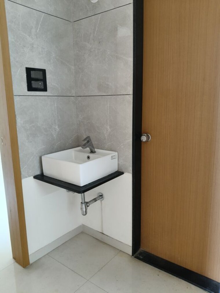 Bathroom, shroff-signature-heights 2 Bedroom 750 Sq.Ft. Apartment In Wakad Pune 10347548
