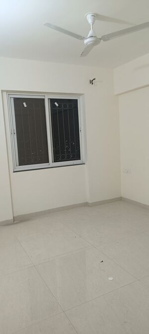 Room in 3 BHK Apartment at Bokhara Orient Hill View, Mohammadwadi – for Rent