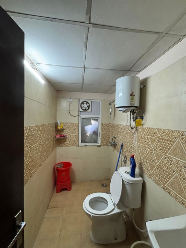 Bathroom, amrapali-terrace-homes 3 Bedroom 1375 Sq.Ft. Apartment In Tech Zone 4 Greater Noida Greater Noida 10347574