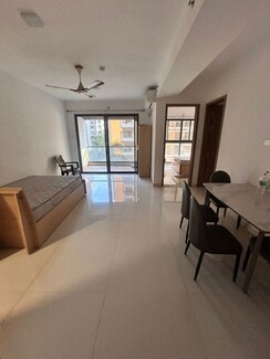 2 BHK Apartment For Rent in Majestique Signature Towers Phase 3