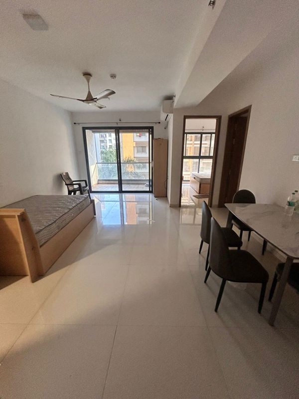 2 BHK Apartment For Rent in Majestique Signature Towers Phase 3