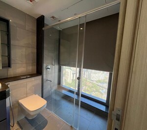 Room in 4 BHK Apartment at Rustomjee Crown, Prabhadevi – for Rent