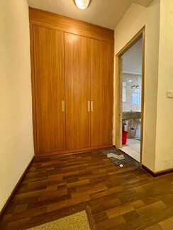 2.5 BHK + Servant Room Apartment For Sale in Paras Seasons