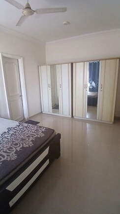 3 BHK + Extra Room Apartment For Sale in Raheja Acropolis