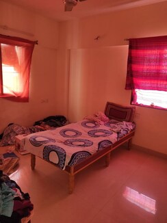 2 BHK + Pooja Room Apartment For Rent in Raheja Vistas Phase 1