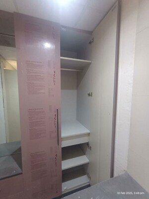 Bathroom in 3 BHK Apartment at Mahagun Mantra II Villaments, Sector 10 Greater Noida – for Rent