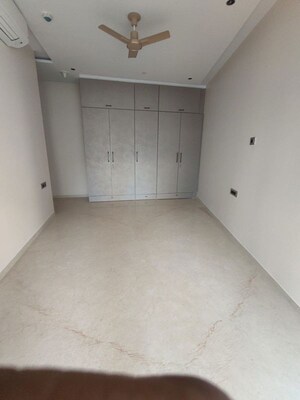 Room in 4 BHK Apartment at Lodha World View, Worli – for Rent