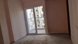 Room in 4 BHK Apartment at Sector 76 – for Rent